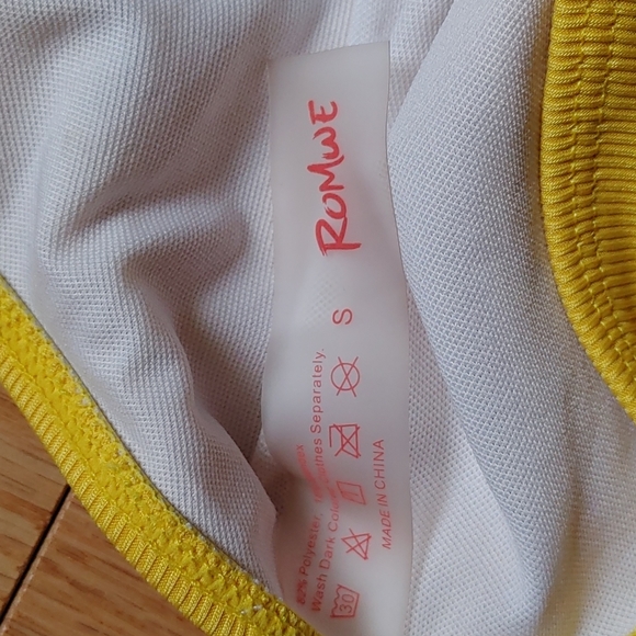 Romwe. Bikini bottom. Size small. Yellow - Picture 4 of 5